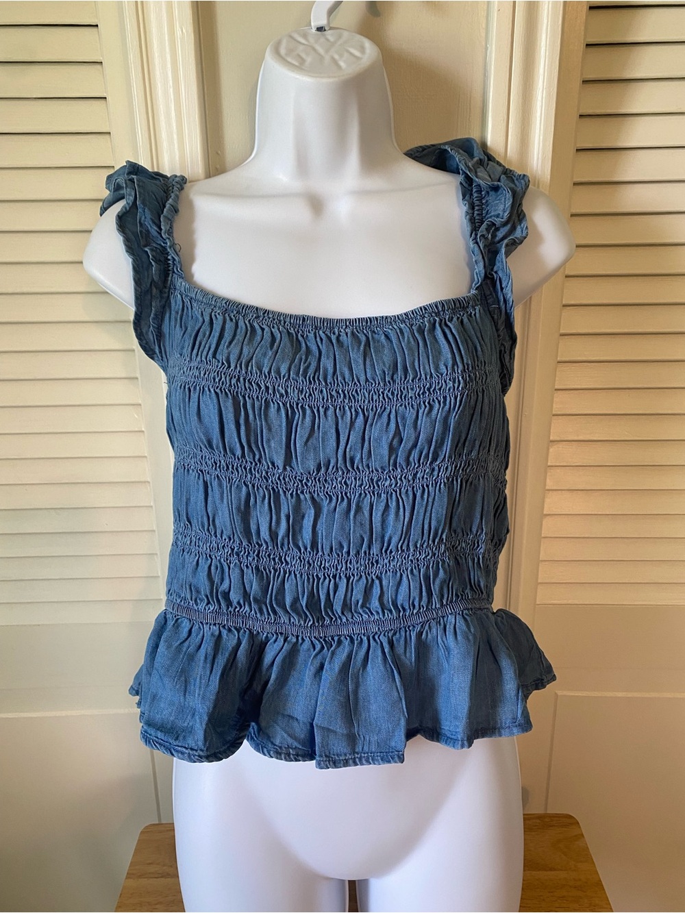 Women's Smocked Ruffle Sleeve Denim Blouse sz XL